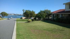 Mandurah Central Estuary Waters Edge Townhouse Mandurah